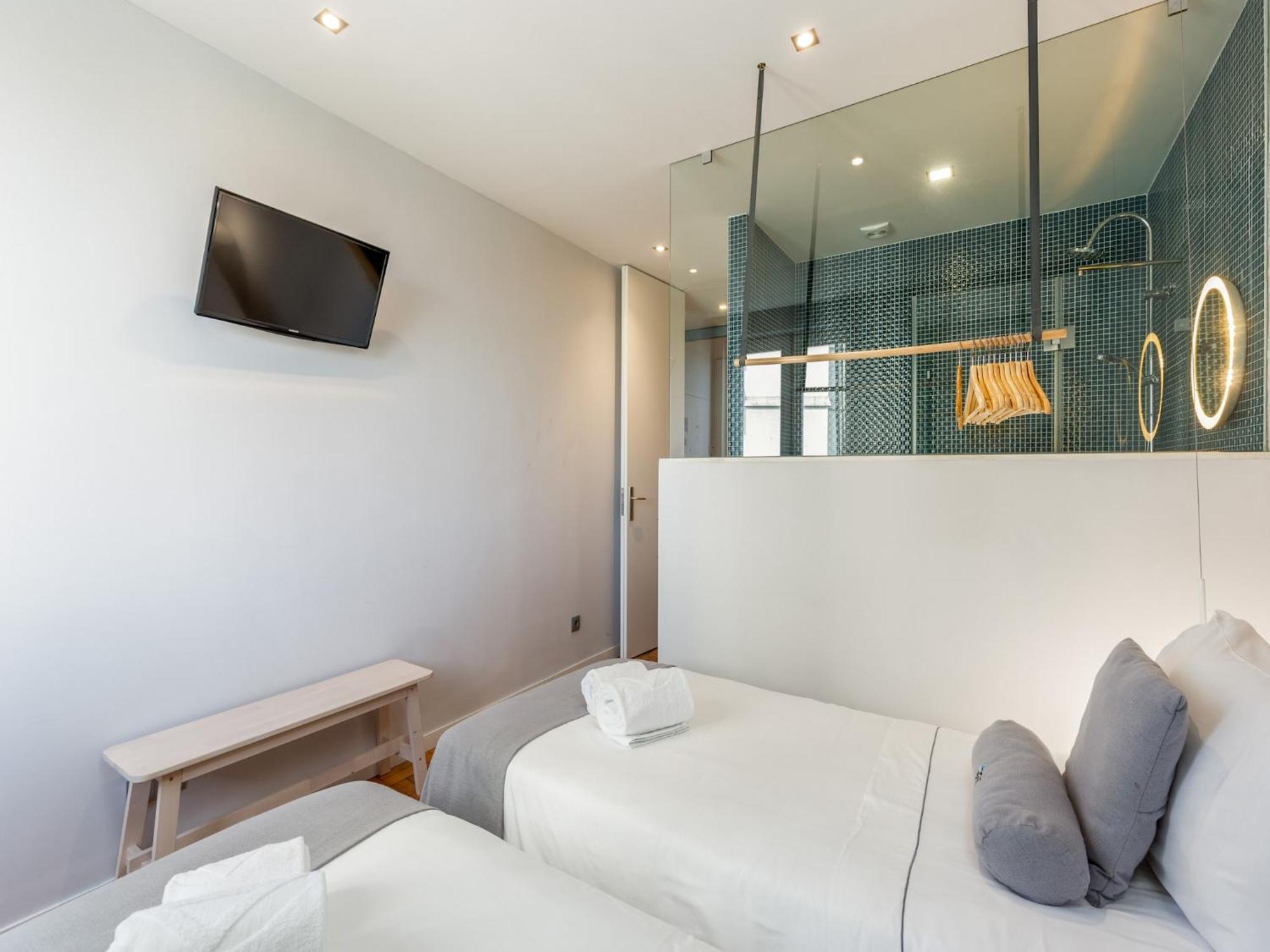 Spacious With Balcony In *